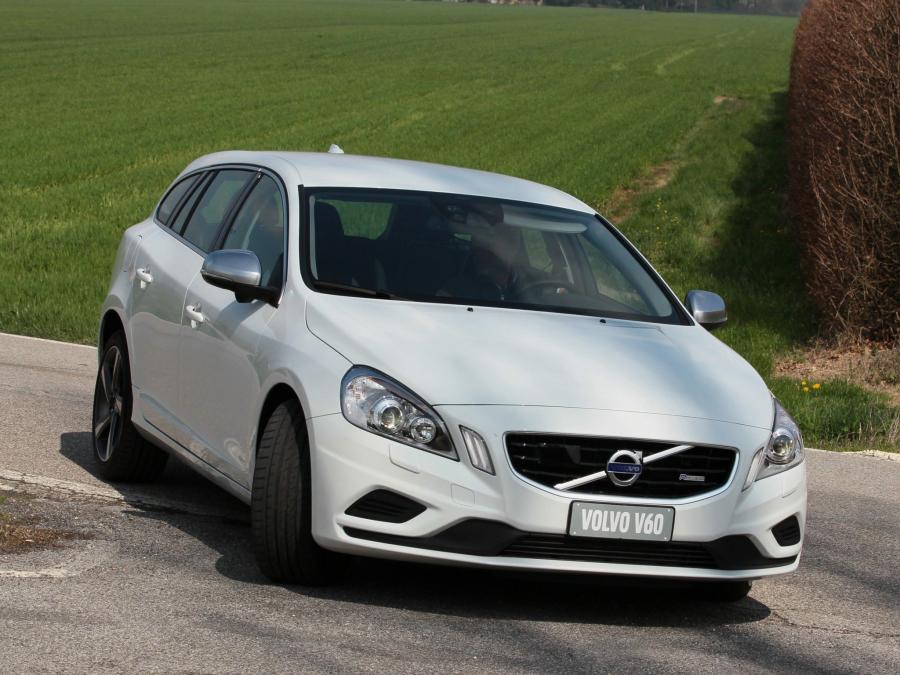  Volvo V60 R-Design 2010 года  (фото 5 из 10)